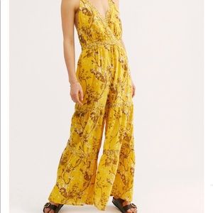 Free People “Caicos” Jumpsuit Size (M).
